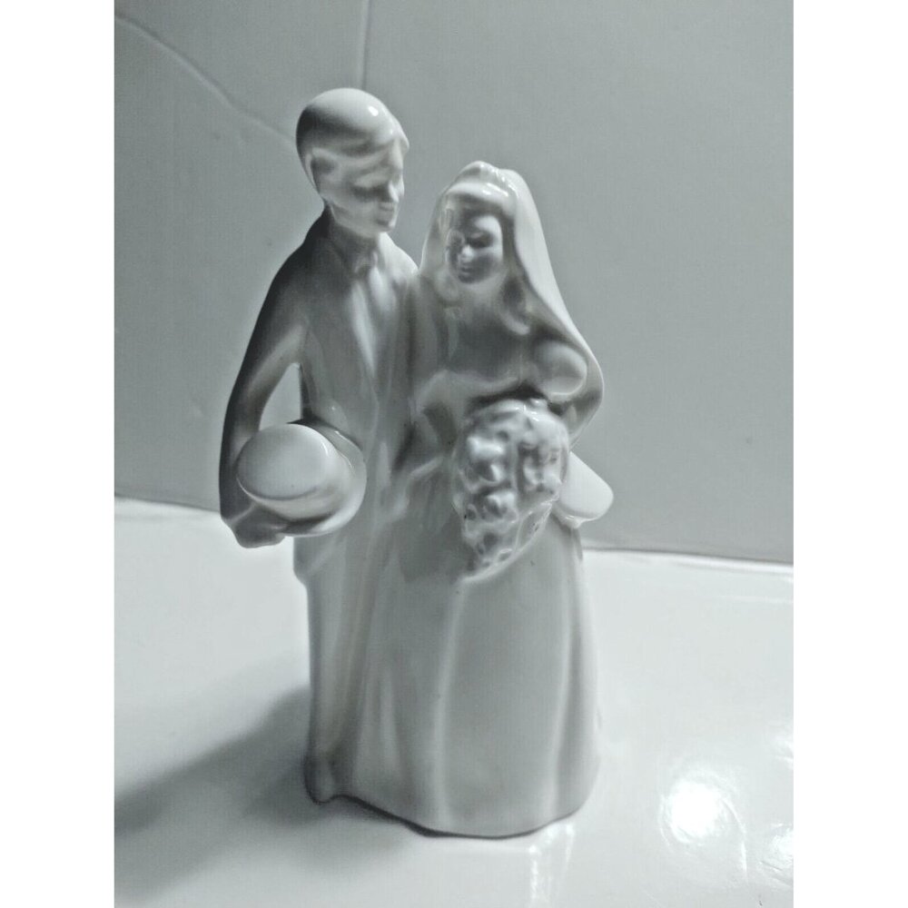 Royal Doulton Figurine Images Series "Bride & Groom" 1981 Issue 6 3/4"